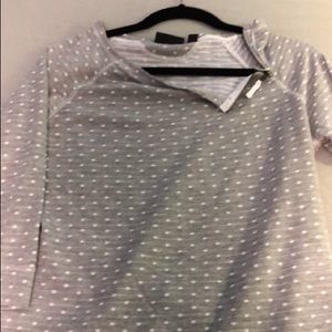 Quarter sleeve shirt